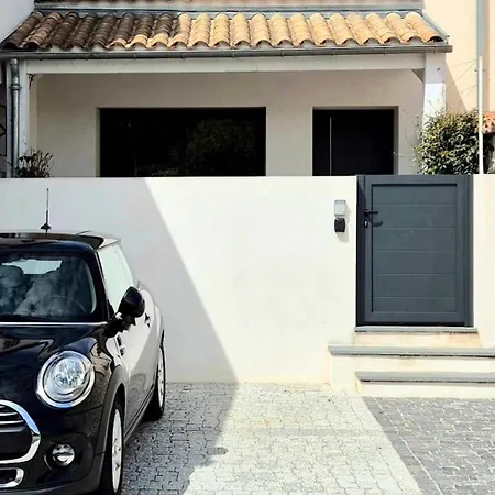 Prázdninový dům Maisonnette Cosy Proche De La Rochelle Et De L'ile De Re