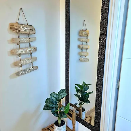 Prázdninový dům Maisonnette Cosy Proche De La Rochelle Et De L'ile De Re *