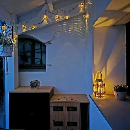 Maisonnette Cosy Proche De La Rochelle Et De L'ile De Ré Hébergement de vacances Saint-Xandre
