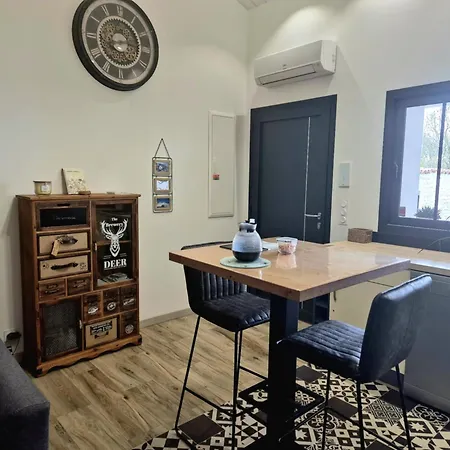 بيت للعطل Maisonnette Cosy Proche De La Rochelle Et De L'ile De Re Saint-Xandre