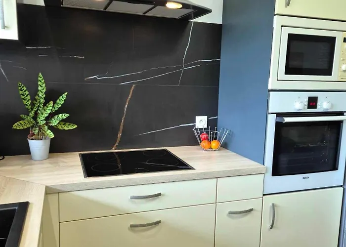 Maisonnette Cosy Proche De La Rochelle Et De L'ile De Re بيت للعطل