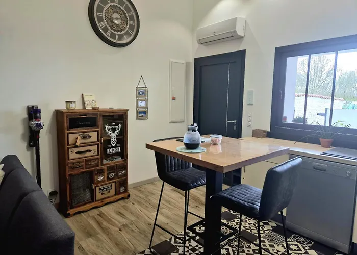بيت للعطل Maisonnette Cosy Proche De La Rochelle Et De L'ile De Re Saint-Xandre